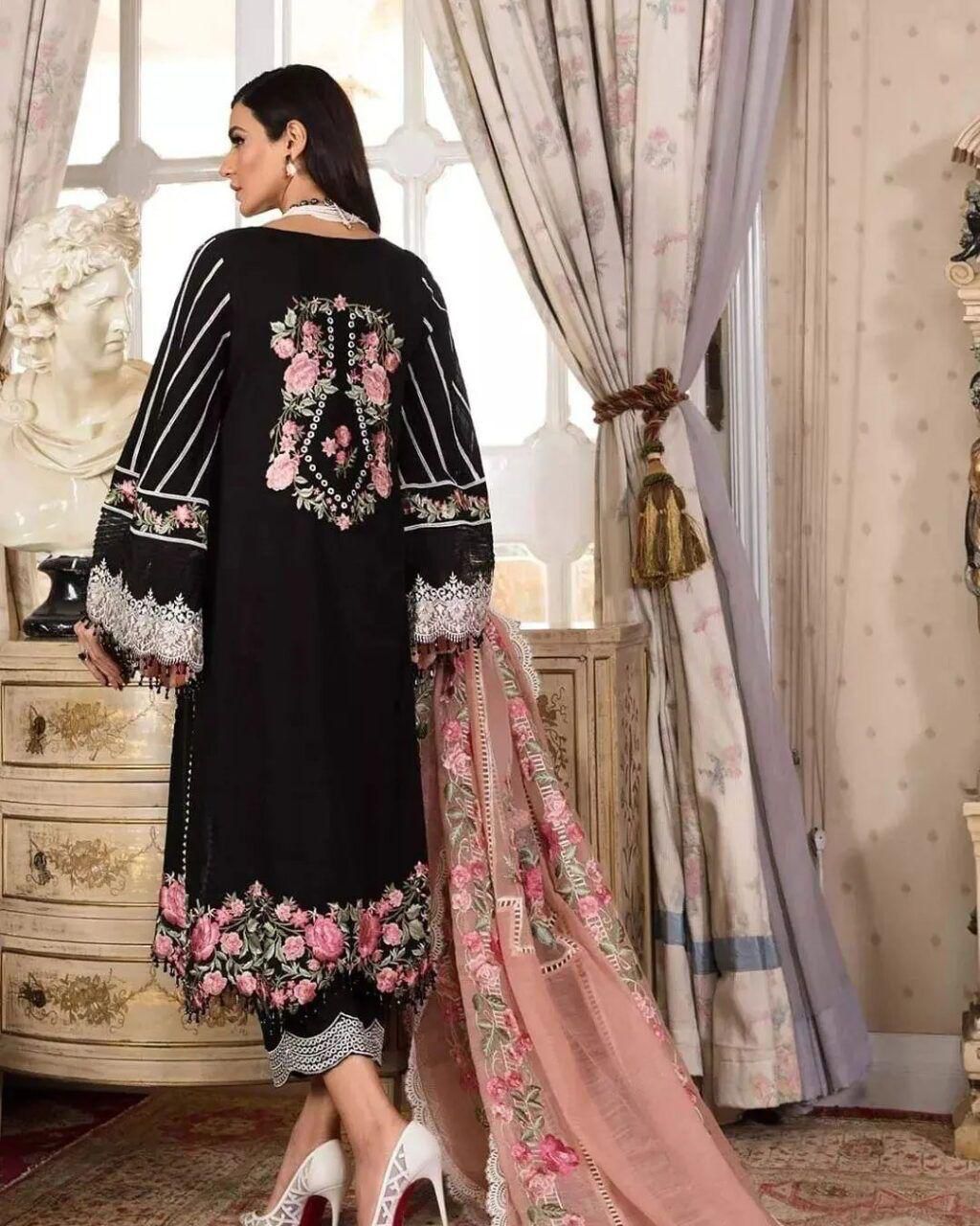 Crimson by Saira Shakira – Luxury Lawn